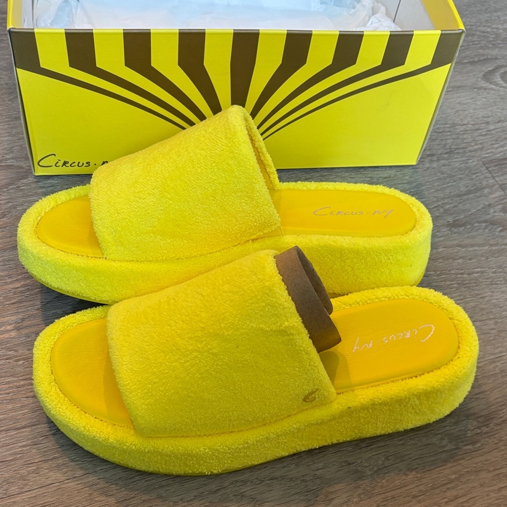 Circus by Sam Edelman Yellow Sandals NWT